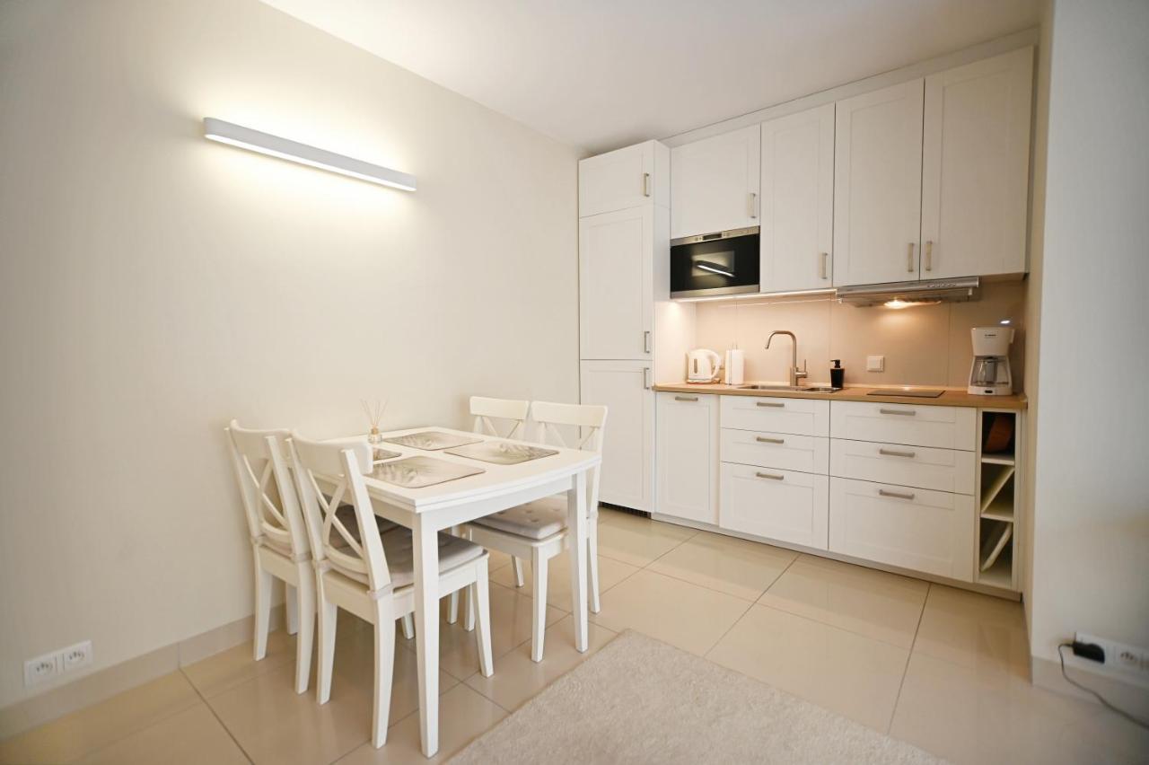 Victus Apartamenty, Cadena