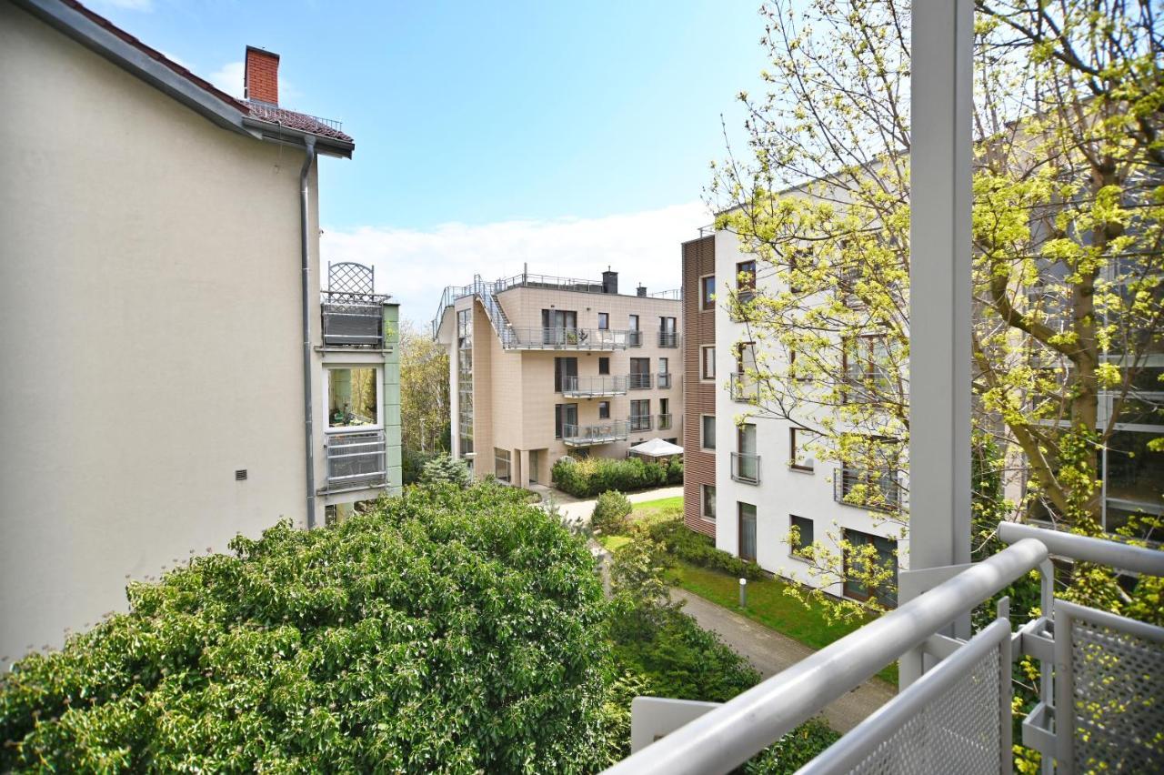 Victus Apartamenty, Cadena
