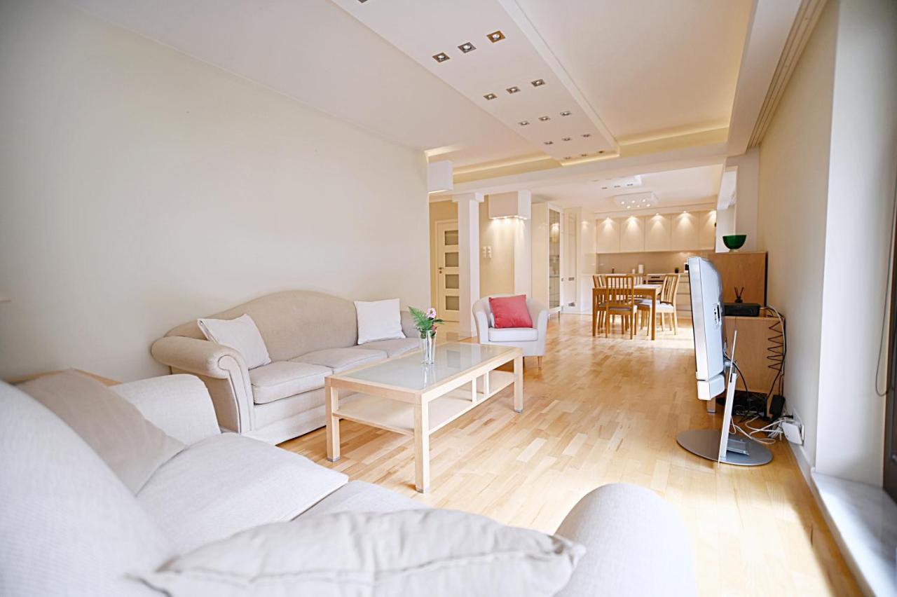 Victus Apartamenty, Cadena